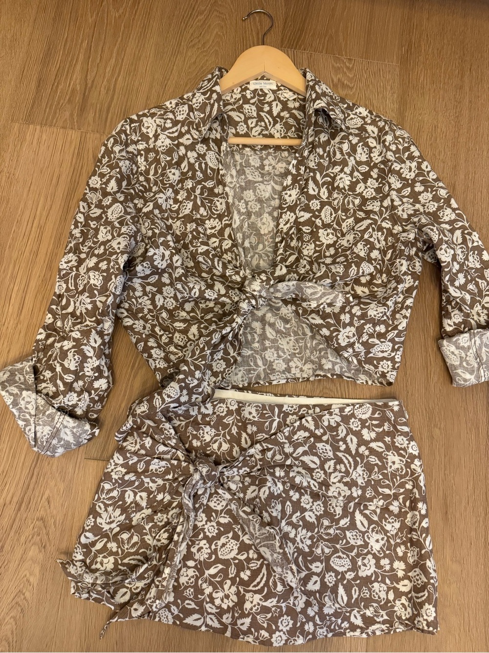 Matching set Floral Tie-Front Button Down Shirt and SKORT Aritzia